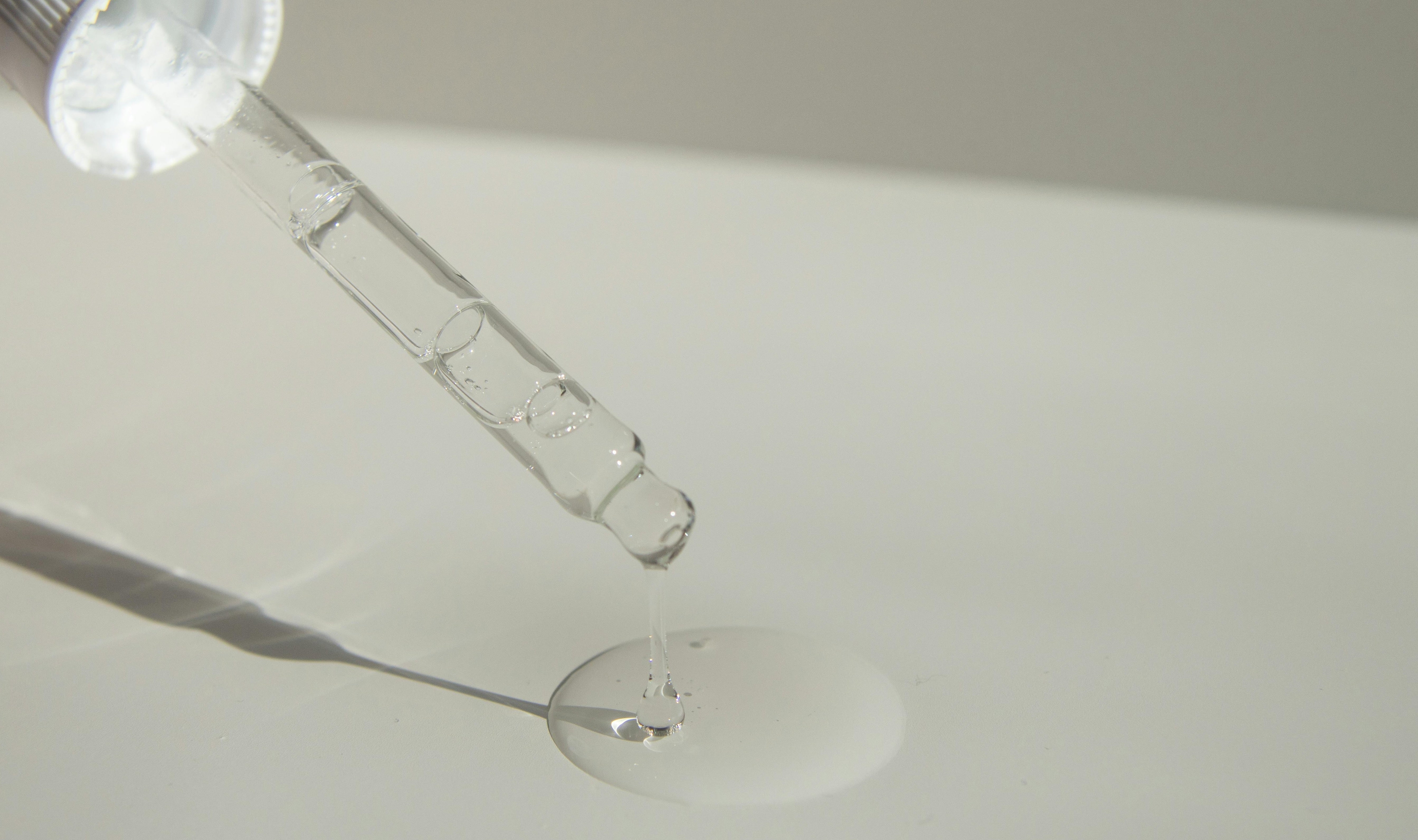 Síla kyseliny hyaluronové: Proč ji vaše pokožka potřebuje